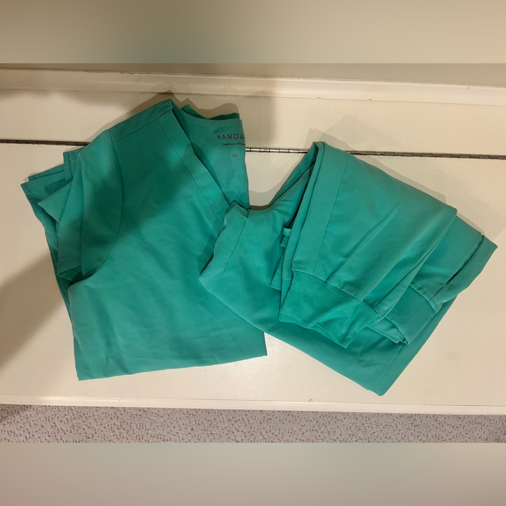 Mandala Scrub Set